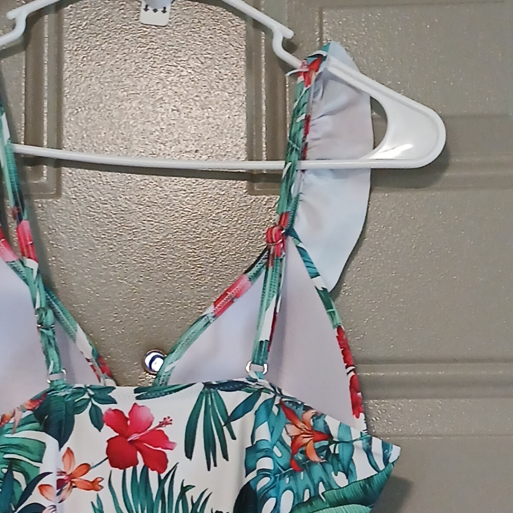 Shein Swimsuits For Women Floral  Rufled  One Piece Size M - Picture 5 of 10